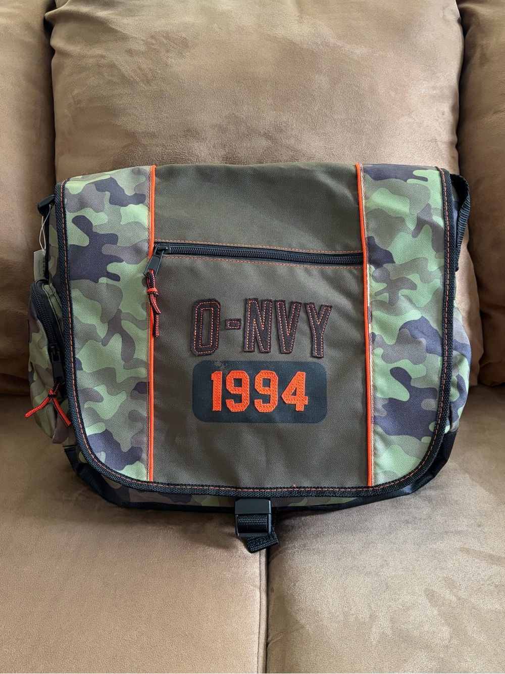 Old Navy Messenger Bag - Picture 2 of 13